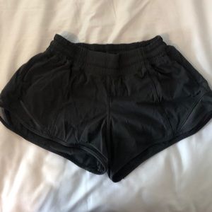 Lululemon Hotty Hot running short